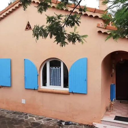 Villa Aux Volets Bleus